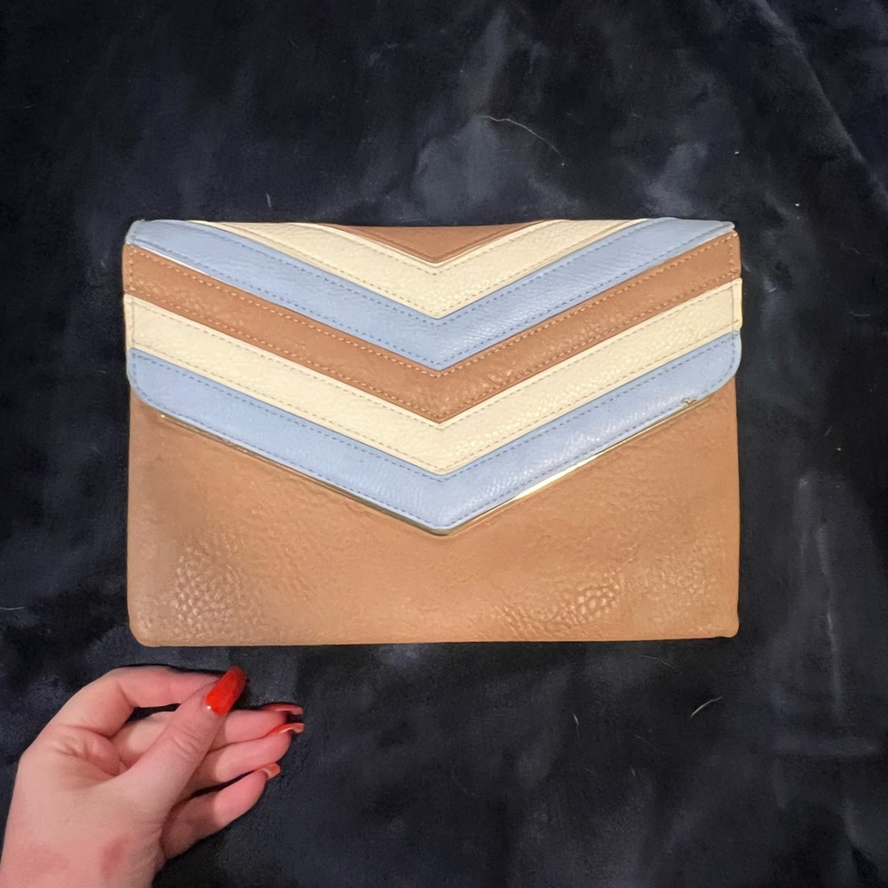 Charming Charlies clutch/wristlet - Picture 1 of 6